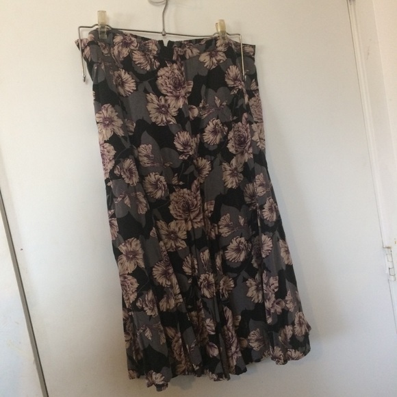 White Stag Dresses & Skirts - White Stag Flower Skirt Midi